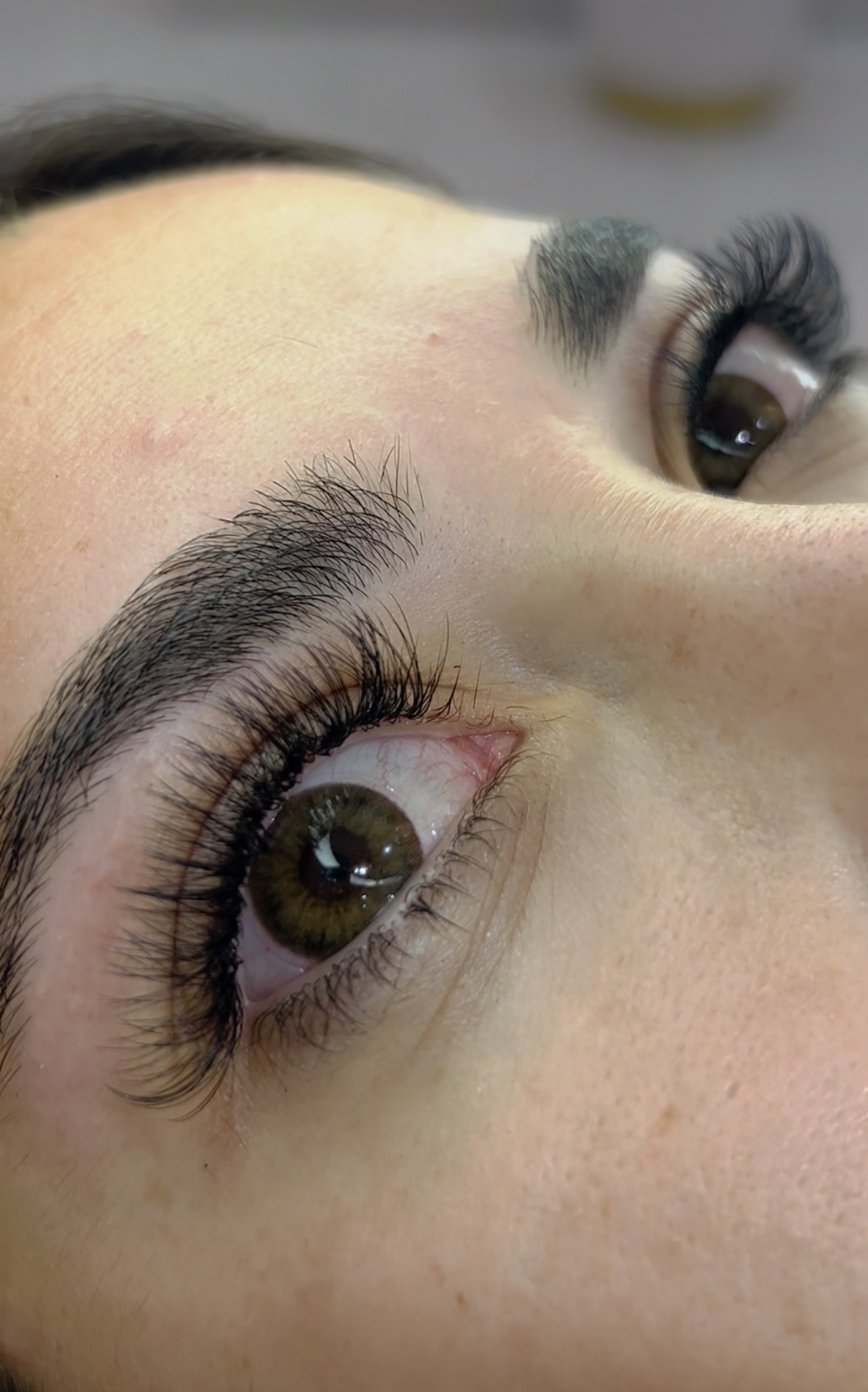 Hybrid eyelashes extensions